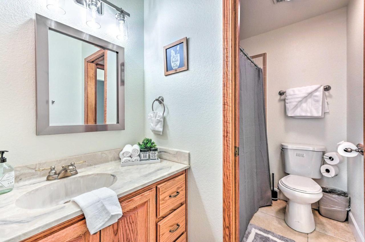 Spacious With Hot Tub And Grill!